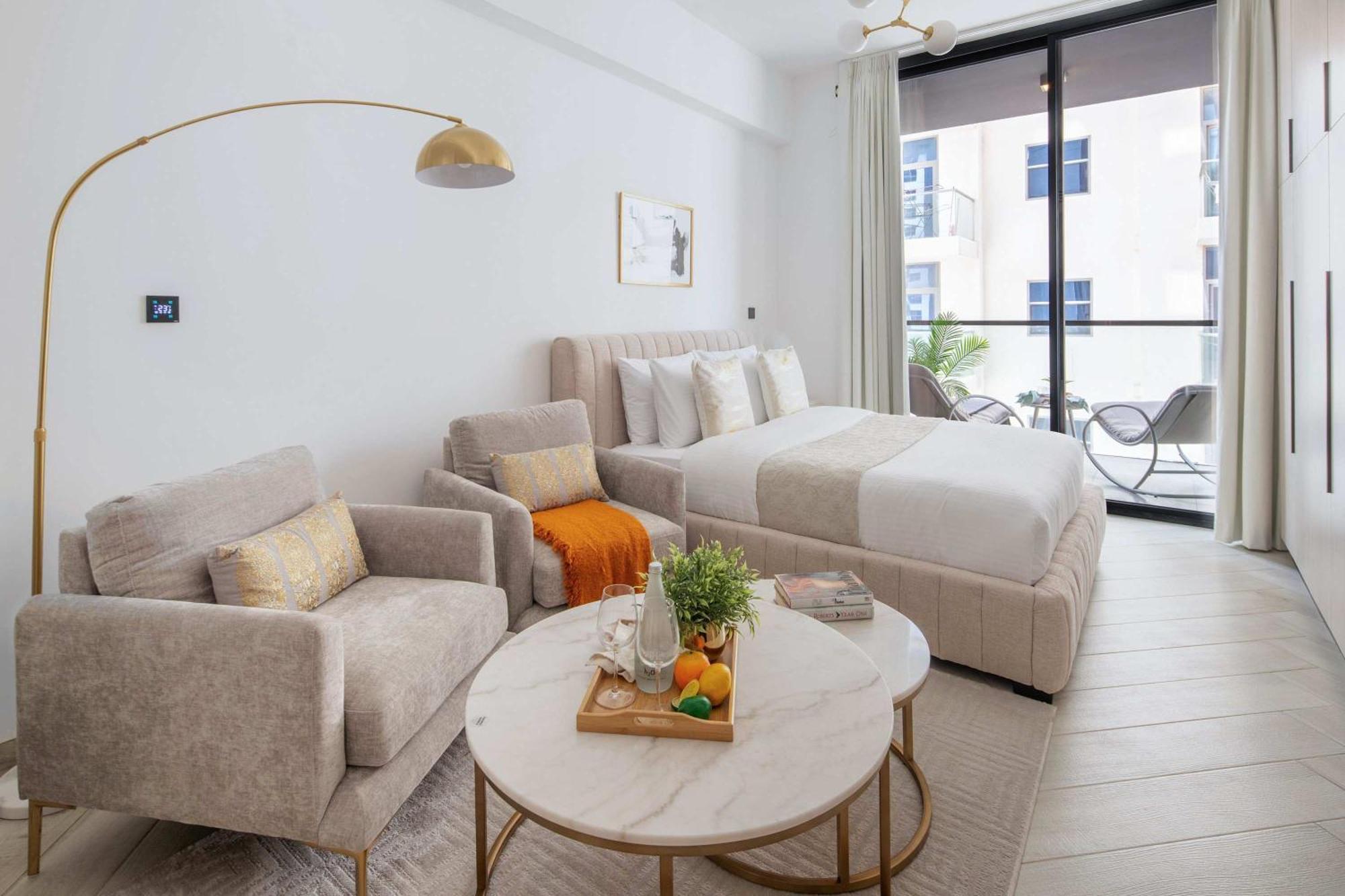 Frank Porter - Empire Residences * Dubai